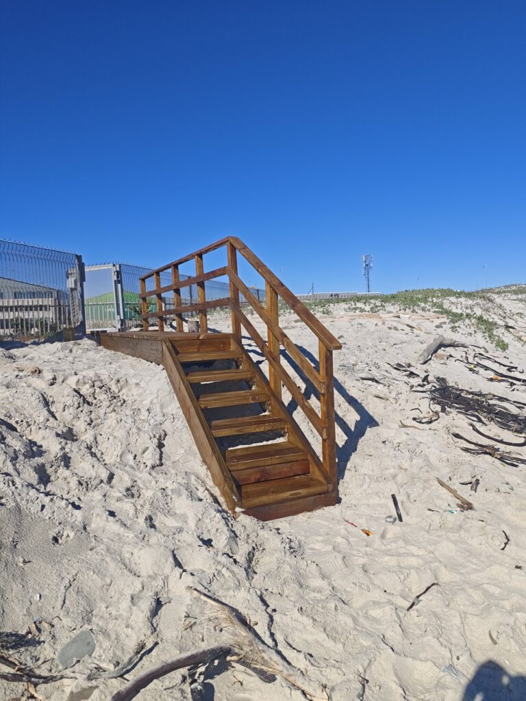 Spinnaker Lagoon Beach — Milnerton, Milnerton, Cape Town, Western Cape by Deckspertz — photograph 3