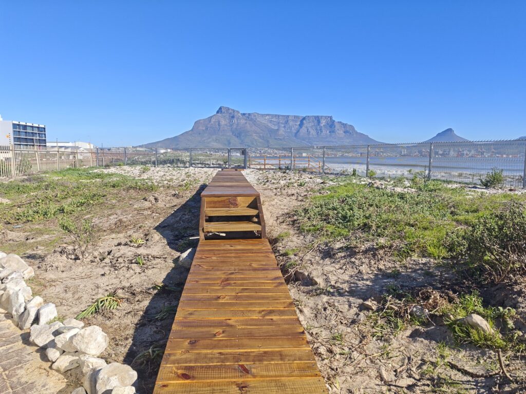Spinnaker Lagoon Beach — Milnerton, Milnerton, Cape Town, Western Cape by Deckspertz — photograph 2