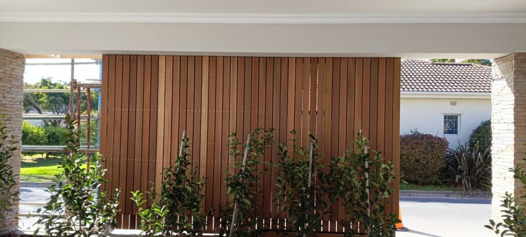 Balau Screen — Rondebosch in Rondebosch, Cape Town, Western Cape by Deckspertz
