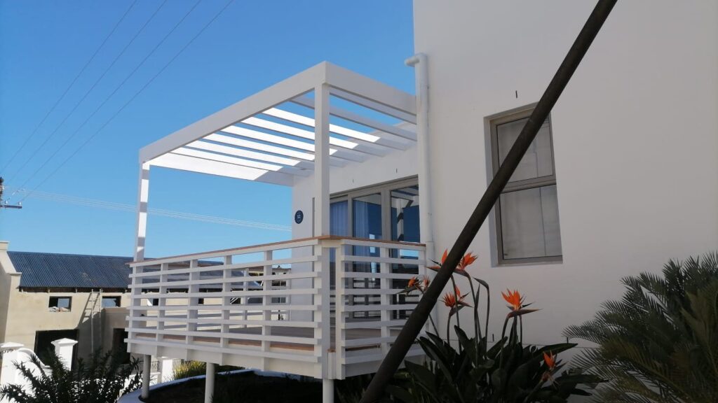 House Naude — Hermanus, Hermanus, Western Cape by Deckspertz — photograph 2